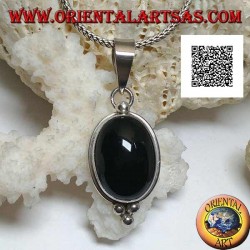 Silberanhänger mit ovalem Cabochon-Onyx auf glatter Fassung und drei Kugeln darunter