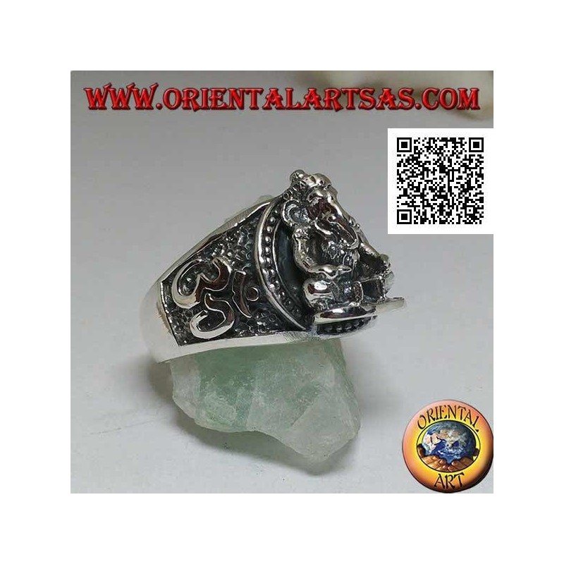 Silver ring with seated Ganesh in high relief with Oṃ (ॐ) on the sides