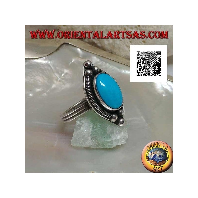 Anello in argento con turchese ovale cabochon contornato da intreccio su piastrina e tre palline sopra e sotto