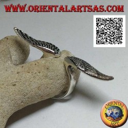Anillo de plata con doble extensión y alas de ángel abiertas