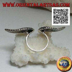 Silver ring with double spread and open angel wings