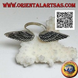 Anillo de plata con doble extensión y alas de ángel abiertas