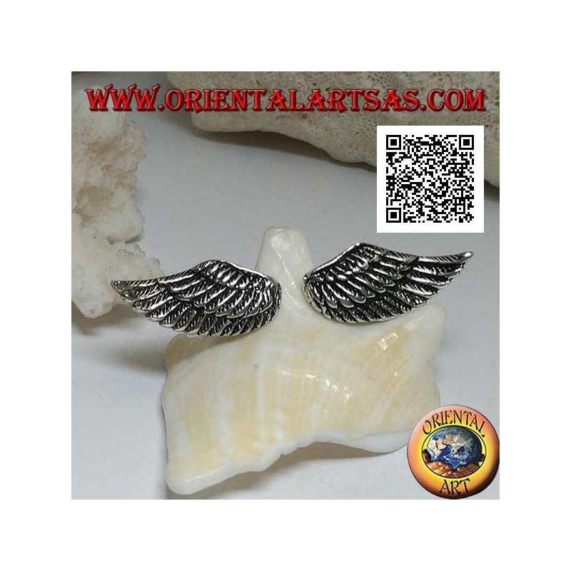 Silver ring with double spread and open angel wings