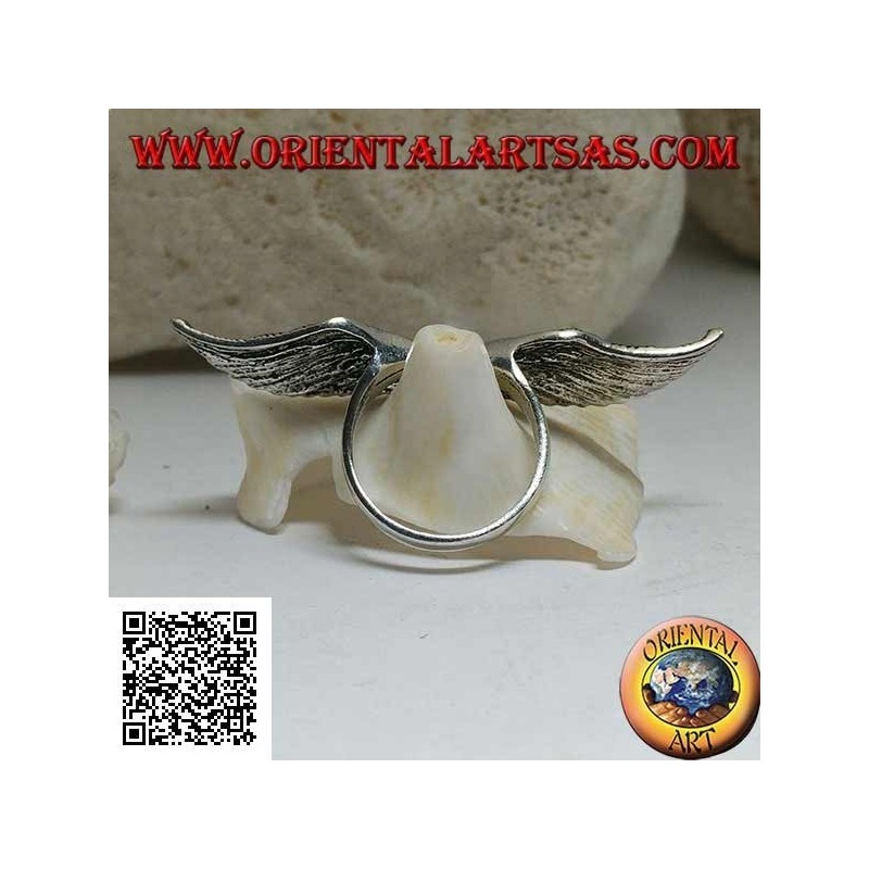 Silver ring with double spread and open angel wings