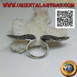 Silver ring with double spread and open angel wings