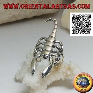 Bague en argent avec scorpion en position offensive lisse (grande)