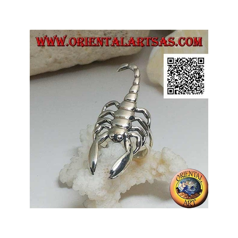 Silver ring with scorpion in smooth offensive position (large)