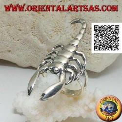 Bague en argent avec scorpion en position offensive lisse (grande)