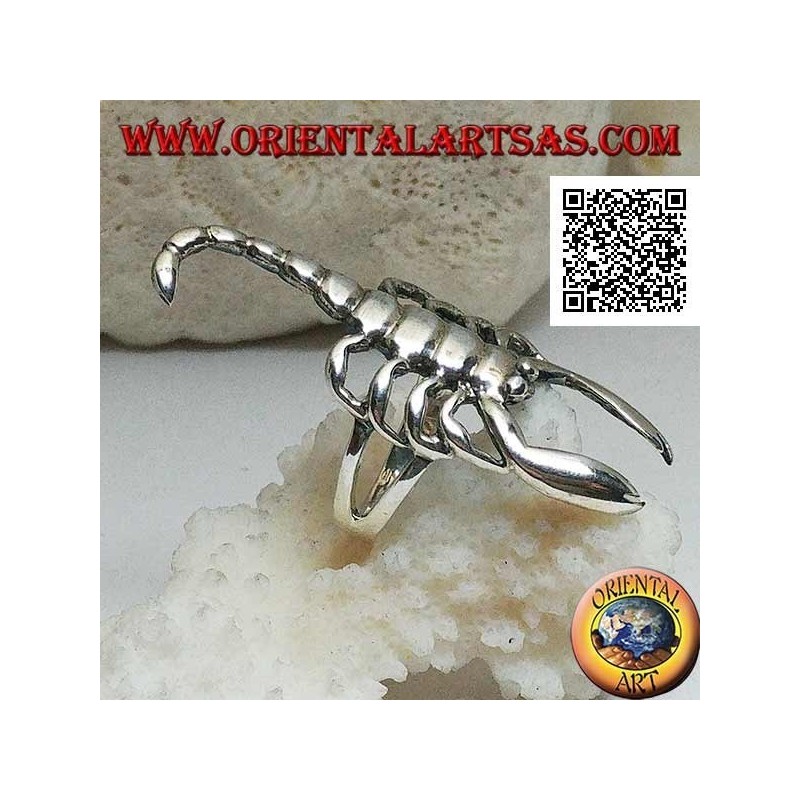 Bague en argent avec scorpion en position offensive lisse (grande)