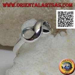 Anillo de plata con símbolo de nudo infinito liso redondeado (pequeño)
