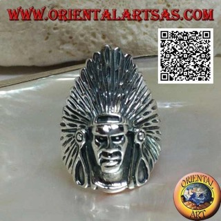 Anillo de plata con cabeza de indio nativo americano con tocado de plumas alto
