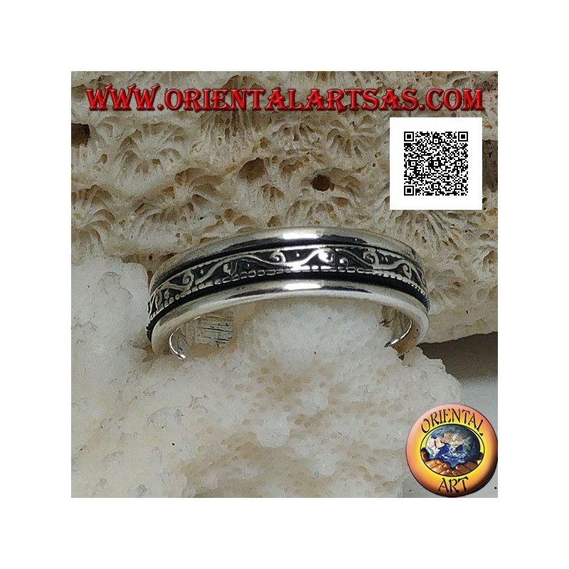 Anti-stress rotating silver band ring, wave with spirals in bas-relief