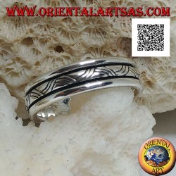 Anti-stress rotating silver ring, intertwining with three engraved lines