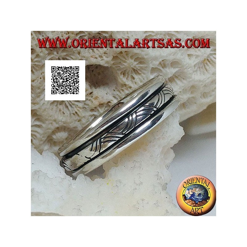 Anti-stress rotating silver ring, intertwining with three engraved lines