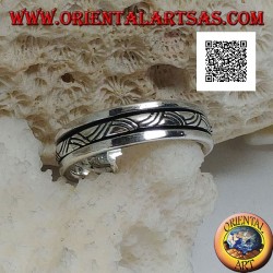 Anti-stress rotating silver ring, intertwining with three engraved lines