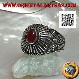 Handgefertigter Silberring mit ovalem Cabochon-Karneol, umgeben von Strahlen