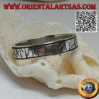 Anello fedina in argento con rune celtiche incise