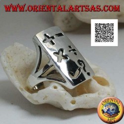 Glatter Silberring mit rechteckiger Platte und perforierten mathematischen Symbolen