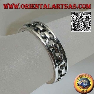 Silver ring with worked band, perforated chain between two lines