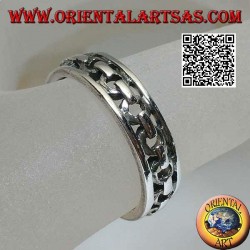 Silver ring with worked band, perforated chain between two lines