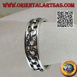 Silver ring with worked band, perforated chain between two lines