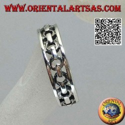 Silver ring with worked band, perforated chain between two lines