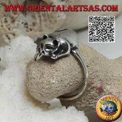 Silver ring with cat lying in an offensive position ready to jump