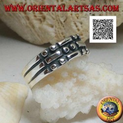 Anillo de plata con rectángulos y pares de círculos damero en bajorrelieve