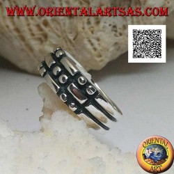 Anillo de plata con rectángulos y pares de círculos damero en bajorrelieve