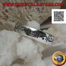 Bague en argent avec une série alternée de fer à cheval avec point gravé