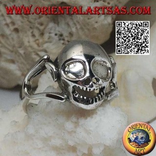 Anello in argento di un teschio goblin con le orecchie