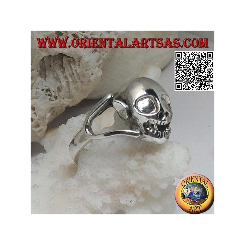 Anello in argento di un teschio goblin con le orecchie