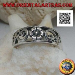 Silver band ring with flower and natural openwork decorations