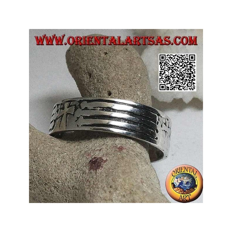 Anello in argento a fedina inciso a righe con croce cristiana