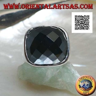 Ring aus Rhodiumsilber mit abgerundetem, quadratischem, facettiertem Cabochon-Spinell-Zirkon
