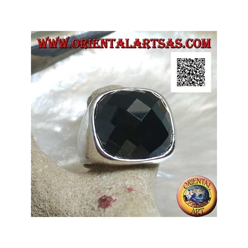 Anello in argento rodiato con zircone spinello cabochon sfaccettato quadrato arrotondato