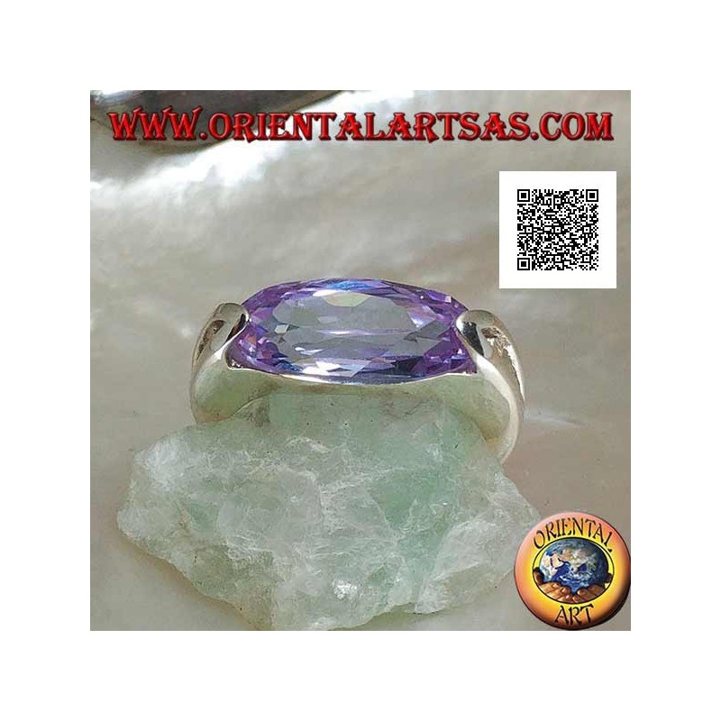 Rhodinierter Silberring mit horizontal ovalem facettiertem Amethystzirkon