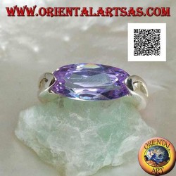 Bague en argent rhodié avec zircon améthyste facetté ovale horizontal