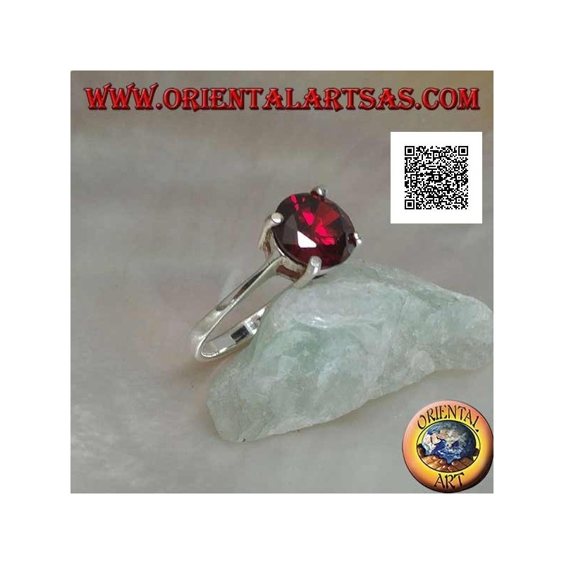 Rhodium silver ring with faceted round garnet set with 4 clips