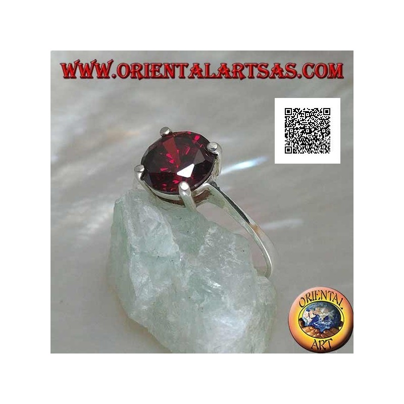 Rhodium silver ring with faceted round garnet set with 4 clips