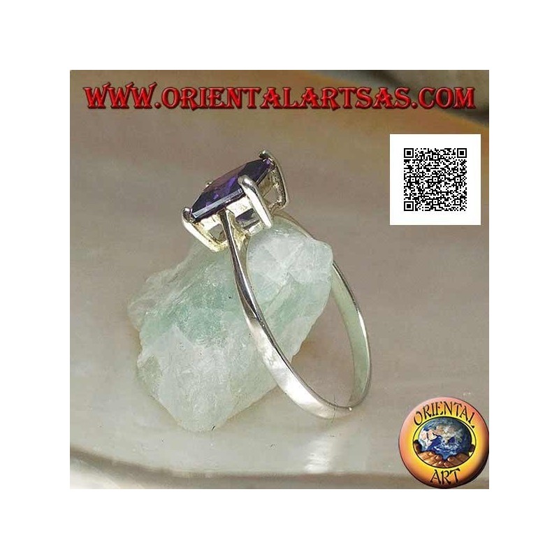 Rhodinierter Silberring mit amethystfarbenem quadratischem Zirkon, besetzt mit 4 Clips