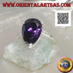 Anillo de plata rodiada con circonitas en forma de lágrima color amatista engastadas con 3 clips