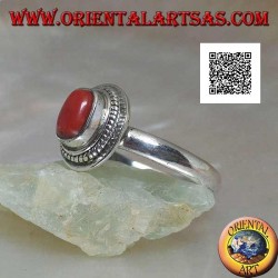 Bague en argent avec corail naturel serti dans un bord tressé (19)