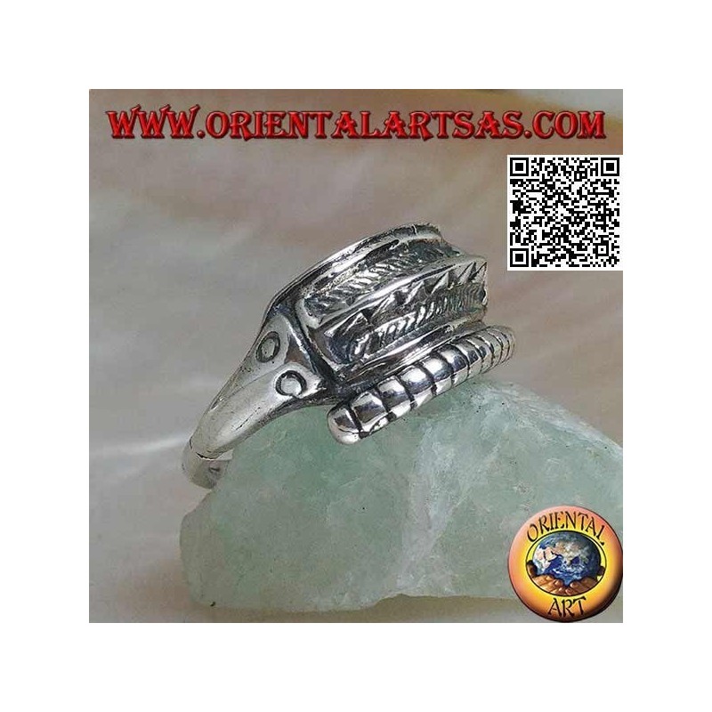 Silver ring in the shape of a twisted "hippocampus" seahorse