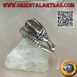 Anillo de plata con forma de caballito de mar "hipocampo" retorcido