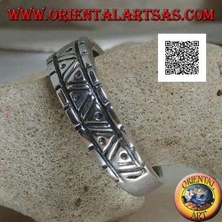 Silberring mit Gravuren verschiedener geometrischer Formen