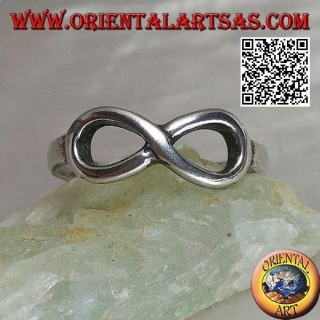 Anello in argento con simbolo nodo dell'infinito liscio sottile
