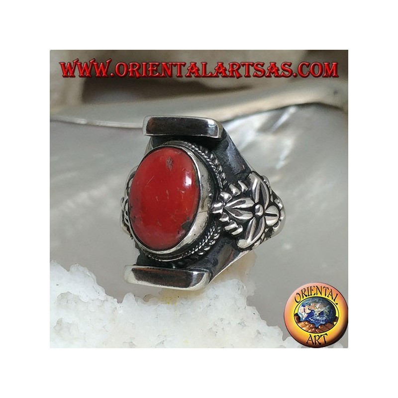 Anillo de plata con coral tibetano antiguo ovalado en entorno nepalí con hojas a los lados