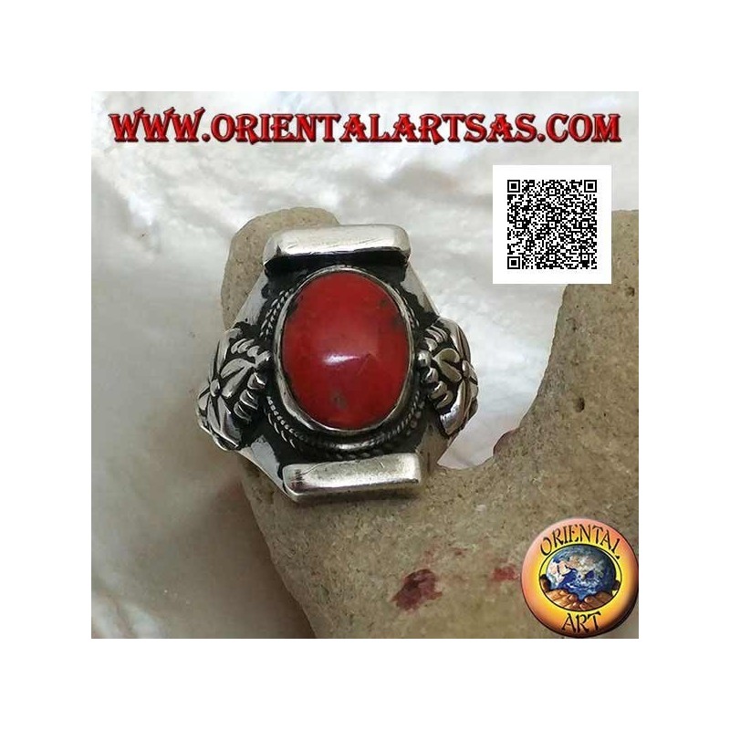Bague en argent avec corail tibétain antique ovale en serti népalais avec feuille sur les côtés