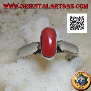 Anello in argento con corallo tibetano antico ovale in rilievo su montatura semplice